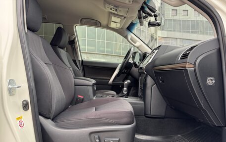 Toyota Land Cruiser Prado 150 рестайлинг 2, 2019 год, 5 099 000 рублей, 30 фотография