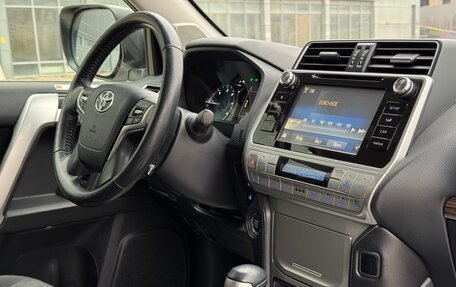 Toyota Land Cruiser Prado 150 рестайлинг 2, 2019 год, 5 099 000 рублей, 32 фотография