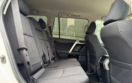 Toyota Land Cruiser Prado 150 рестайлинг 2, 2019 год, 5 099 000 рублей, 34 фотография