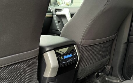 Toyota Land Cruiser Prado 150 рестайлинг 2, 2019 год, 5 099 000 рублей, 38 фотография