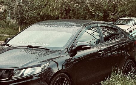 KIA Rio III рестайлинг, 2013 год, 825 000 рублей, 1 фотография