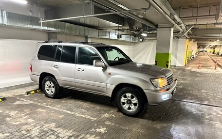 Toyota Land Cruiser 100 рестайлинг 2, 2002 год, 1 550 000 рублей, 4 фотография