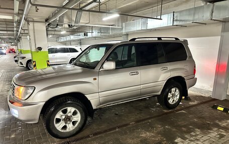 Toyota Land Cruiser 100 рестайлинг 2, 2002 год, 1 550 000 рублей, 3 фотография