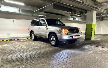 Toyota Land Cruiser 100 рестайлинг 2, 2002 год, 1 550 000 рублей, 2 фотография