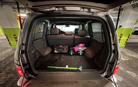 Toyota Land Cruiser 100 рестайлинг 2, 2002 год, 1 550 000 рублей, 8 фотография