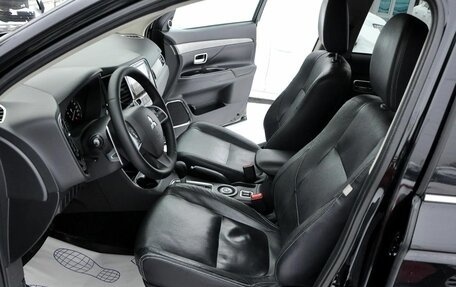 Mitsubishi Outlander III рестайлинг 3, 2013 год, 1 770 000 рублей, 10 фотография