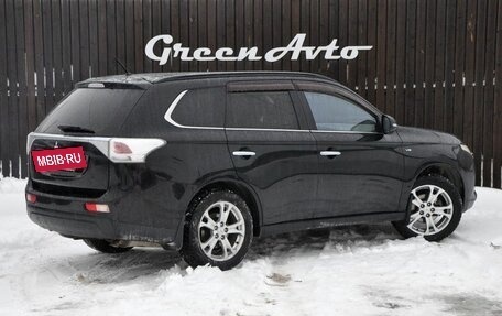 Mitsubishi Outlander III рестайлинг 3, 2013 год, 1 770 000 рублей, 4 фотография