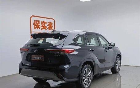 Toyota Highlander, 2023 год, 4 500 000 рублей, 3 фотография