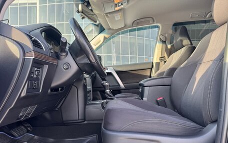 Toyota Land Cruiser Prado 150 рестайлинг 2, 2019 год, 4 990 000 рублей, 13 фотография