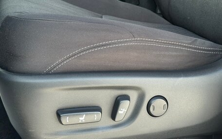 Toyota Land Cruiser Prado 150 рестайлинг 2, 2019 год, 4 990 000 рублей, 22 фотография