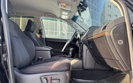 Toyota Land Cruiser Prado 150 рестайлинг 2, 2019 год, 4 990 000 рублей, 14 фотография