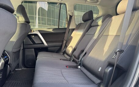 Toyota Land Cruiser Prado 150 рестайлинг 2, 2019 год, 4 990 000 рублей, 31 фотография