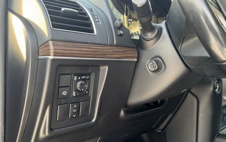 Toyota Land Cruiser Prado 150 рестайлинг 2, 2019 год, 4 990 000 рублей, 26 фотография