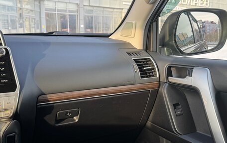 Toyota Land Cruiser Prado 150 рестайлинг 2, 2019 год, 4 990 000 рублей, 28 фотография