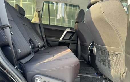 Toyota Land Cruiser Prado 150 рестайлинг 2, 2019 год, 4 990 000 рублей, 30 фотография