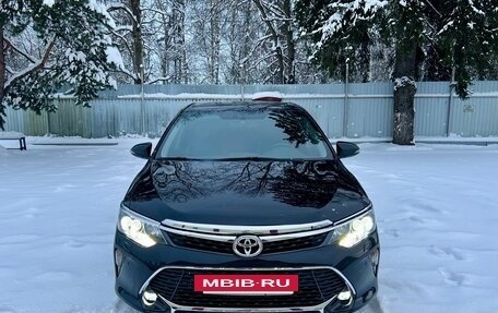 Toyota Camry, 2017 год, 2 750 000 рублей, 3 фотография