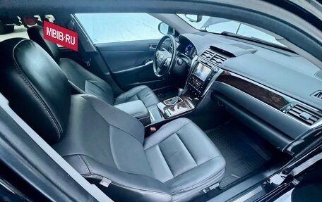 Toyota Camry, 2017 год, 2 750 000 рублей, 11 фотография