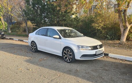 Volkswagen Jetta VI, 2015 год, 1 370 000 рублей, 2 фотография