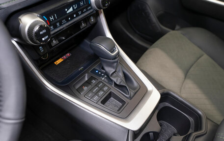 Toyota RAV4, 2025 год, 4 300 000 рублей, 18 фотография