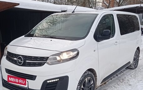 Opel Zafira Life I, 2019 год, 3 150 000 рублей, 2 фотография
