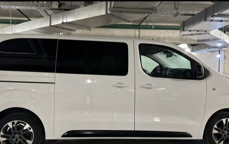 Opel Zafira Life I, 2019 год, 3 150 000 рублей, 9 фотография