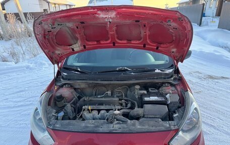 Hyundai Solaris II рестайлинг, 2011 год, 690 000 рублей, 9 фотография