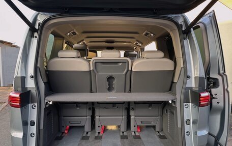 Volkswagen Multivan, 2023 год, 5 400 000 рублей, 10 фотография