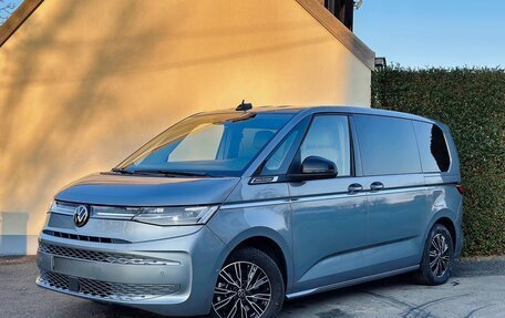 Volkswagen Multivan, 2023 год, 5 400 000 рублей, 21 фотография