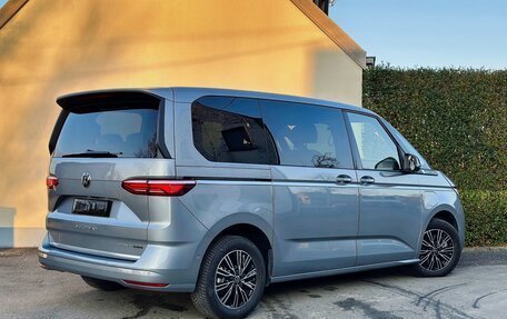 Volkswagen Multivan, 2023 год, 5 400 000 рублей, 18 фотография