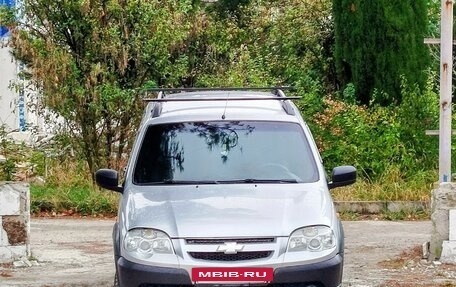 Chevrolet Niva I рестайлинг, 2009 год, 525 000 рублей, 3 фотография