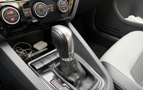 Volkswagen Jetta VI, 2016 год, 1 250 000 рублей, 21 фотография