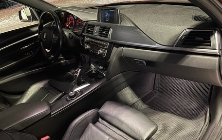 BMW 3 серия, 2017 год, 2 400 000 рублей, 15 фотография