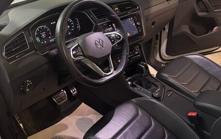 Volkswagen Tiguan II, 2021 год, 4 400 000 рублей, 10 фотография