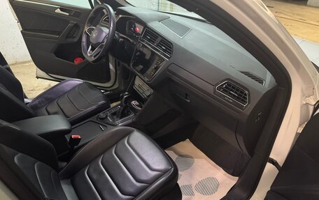 Volkswagen Tiguan II, 2021 год, 4 400 000 рублей, 12 фотография