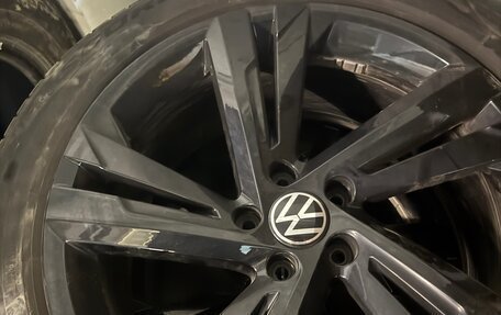 Volkswagen Tiguan II, 2021 год, 4 400 000 рублей, 24 фотография