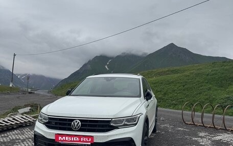 Volkswagen Tiguan II, 2021 год, 4 400 000 рублей, 28 фотография