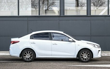 KIA Rio IV, 2017 год, 899 000 рублей, 5 фотография