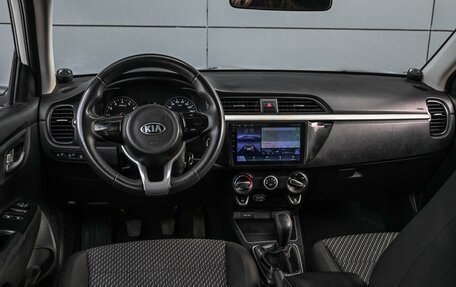 KIA Rio IV, 2017 год, 899 000 рублей, 6 фотография