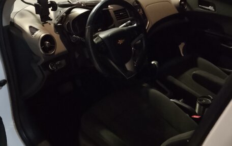 Chevrolet Aveo III, 2014 год, 800 000 рублей, 4 фотография