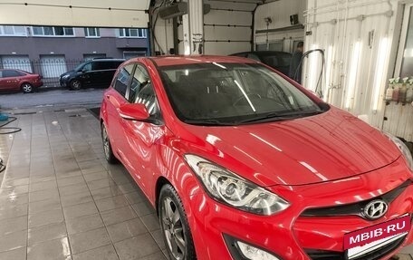 Hyundai i30 II рестайлинг, 2012 год, 890 000 рублей, 2 фотография