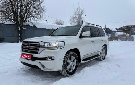 Toyota Land Cruiser 200, 2017 год, 7 490 000 рублей, 1 фотография