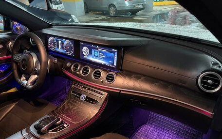 Mercedes-Benz E-Класс, 2017 год, 3 400 000 рублей, 11 фотография