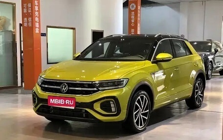 Volkswagen T-Roc I, 2023 год, 1 910 000 рублей, 1 фотография