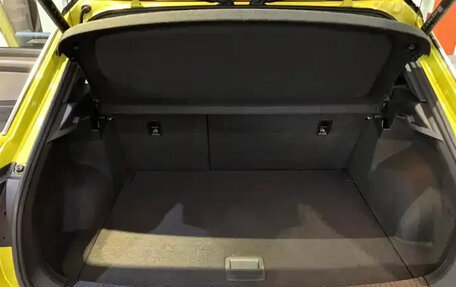 Volkswagen T-Roc I, 2023 год, 1 910 000 рублей, 4 фотография