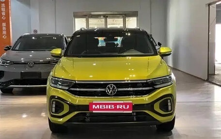 Volkswagen T-Roc I, 2023 год, 1 910 000 рублей, 3 фотография