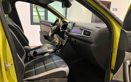 Volkswagen T-Roc I, 2023 год, 1 910 000 рублей, 7 фотография