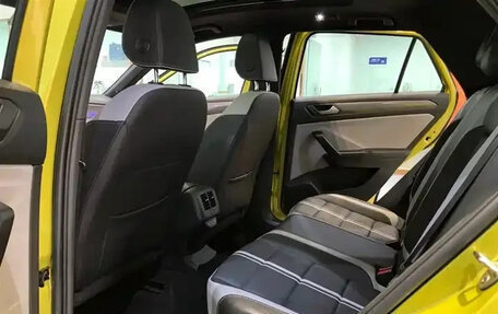 Volkswagen T-Roc I, 2023 год, 1 910 000 рублей, 8 фотография