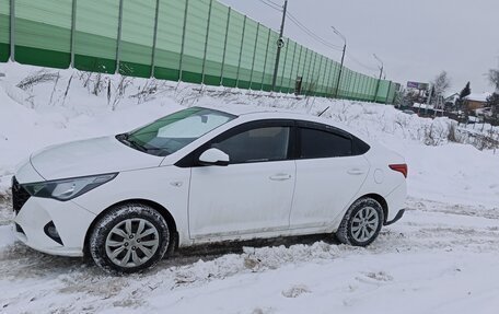 Hyundai Solaris II рестайлинг, 2022 год, 1 500 000 рублей, 4 фотография