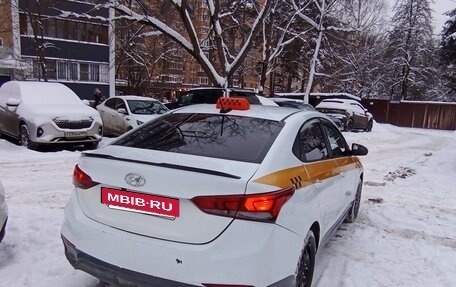 Hyundai Solaris II рестайлинг, 2019 год, 899 999 рублей, 9 фотография