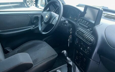 Chevrolet Niva I рестайлинг, 2019 год, 792 000 рублей, 13 фотография